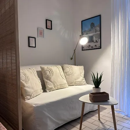 Apartment Sur Le Port De - A 2min Des Plages, Clim & Balcon *